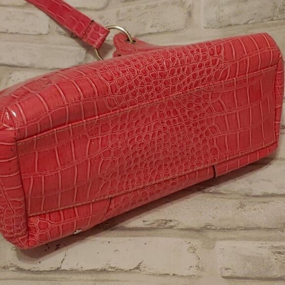 Pink Snake skin pattern purse - Picture 3 of 7